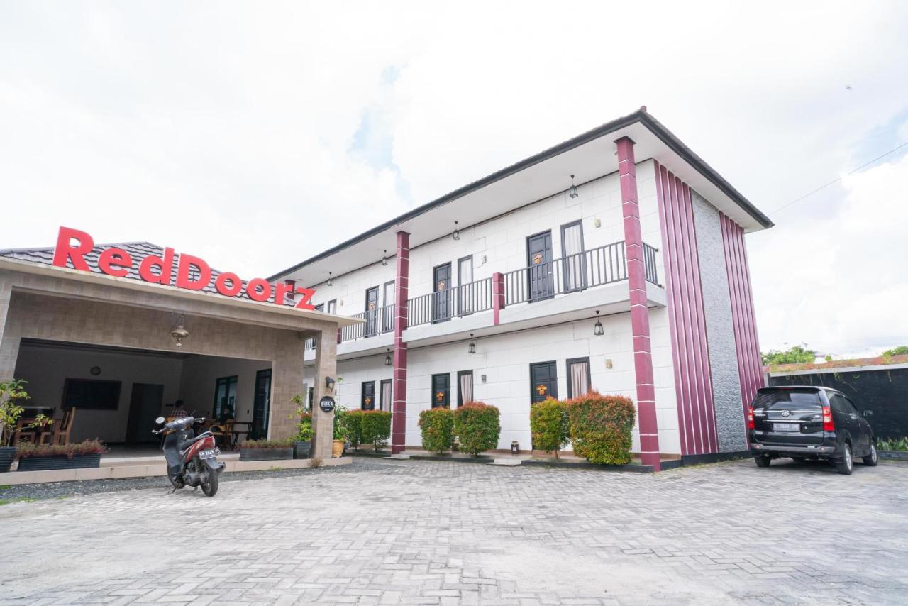 Reddoorz @ Wisma Pangrango Palangkaraya Exterior photo